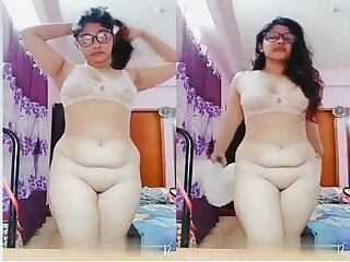 Sexy Indian Girl Shows Her Big Ass and Pussy