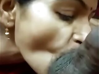 Mallu sex video of a young bhabhi giving an amazing blowjob