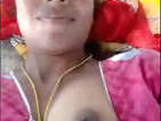 Telugu Bhabhi Showing Breasts Pussy