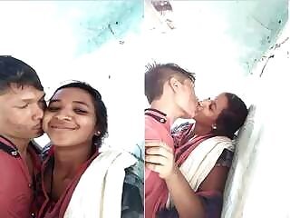 Desi Lover Tapes Selfies With Kisses