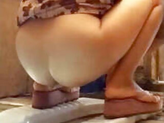 Ampla Nu ass caught in the bathroom by voyeur